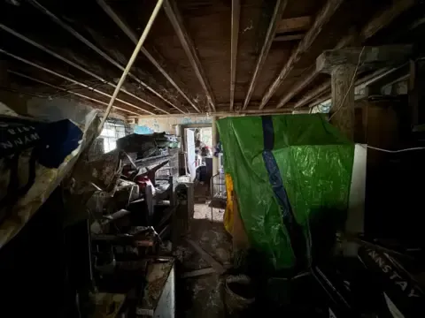 Home Full of Rubbish Is Set for Sale at £38k