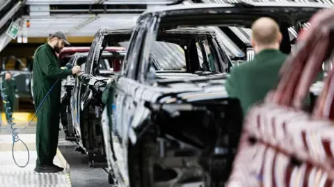 JLR Supply Chain Workers Allegedly Told to Register for Universal Credit, Labor Group Claims